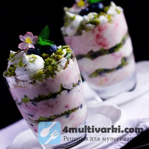Десерт из творога, йогурта и ягод